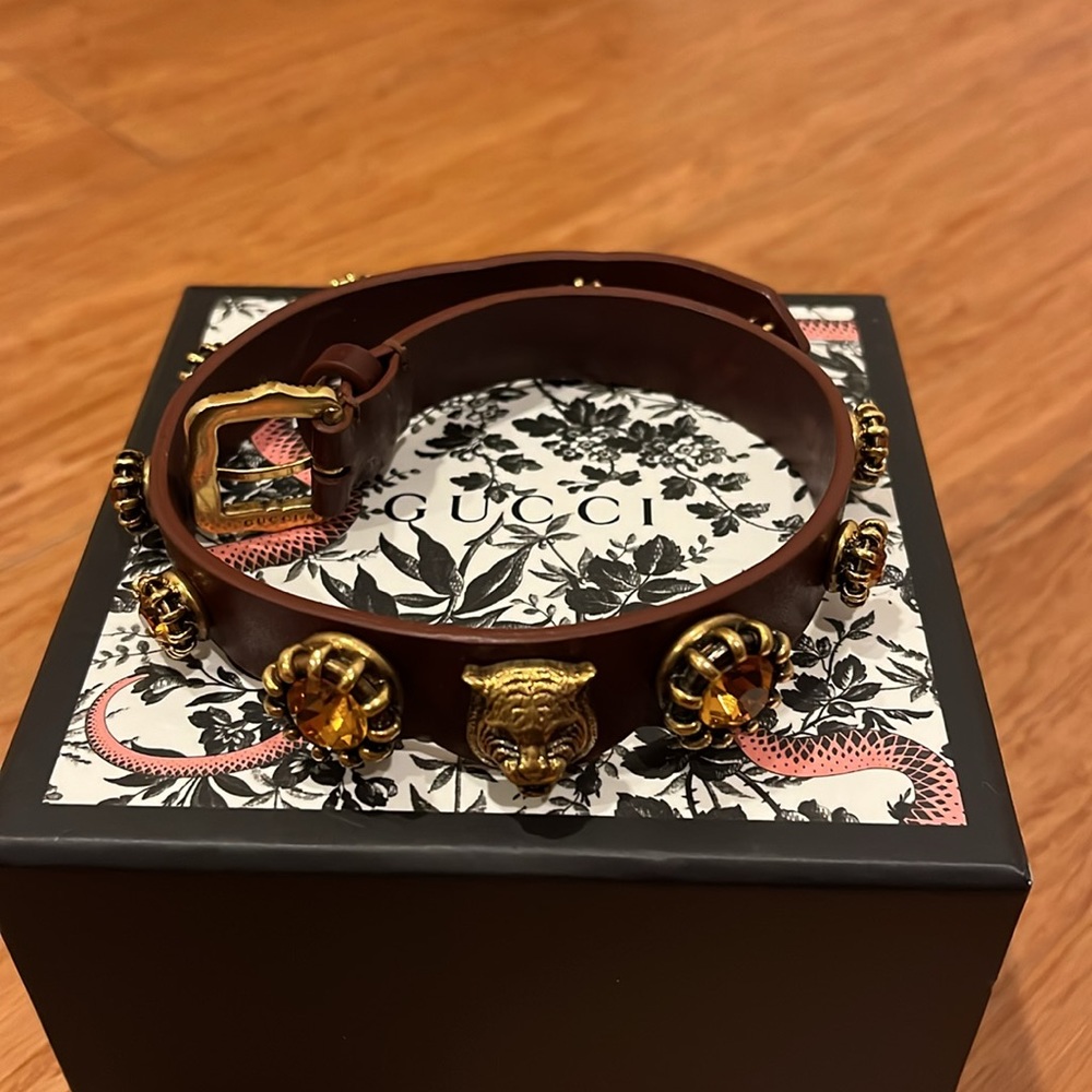 Gucci brown leather choker with feline head and orange crystals